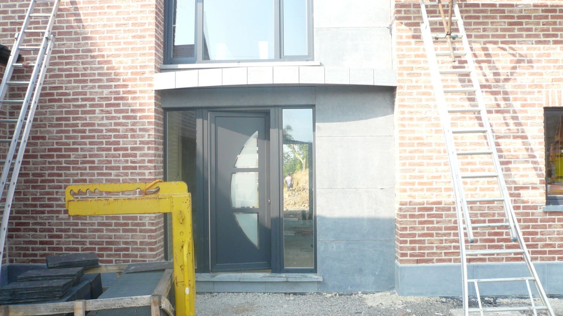 Châssis PVC — façade maison unifamiliale